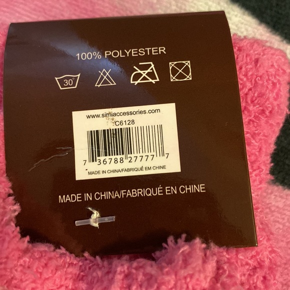 I am selling gloves. - Picture 2 of 3